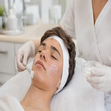 Facial for teenagers: clear skin guide